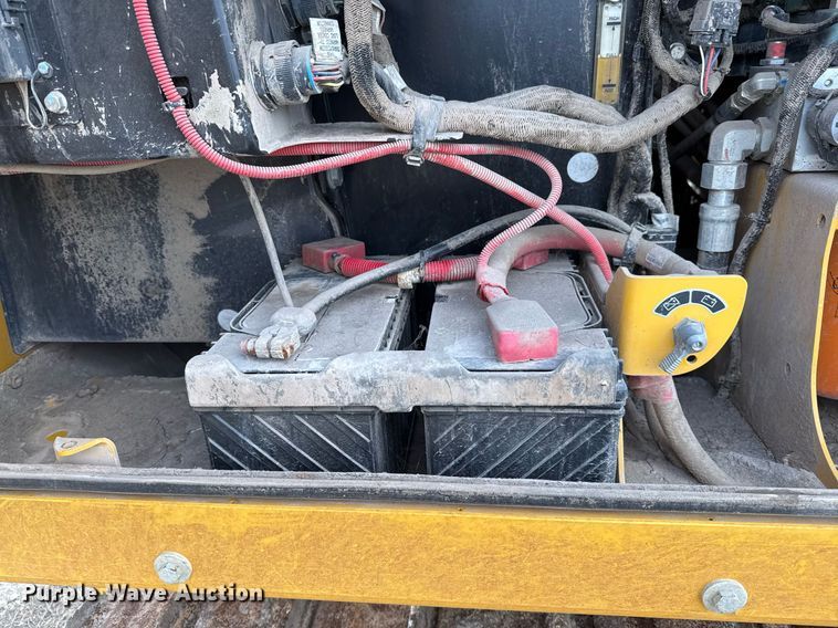 image for item EJ3361 2020 John Deere 850L dozer