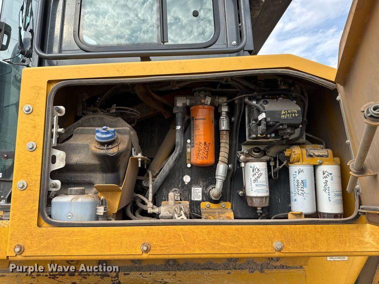 image for item EJ3361 2020 John Deere 850L dozer