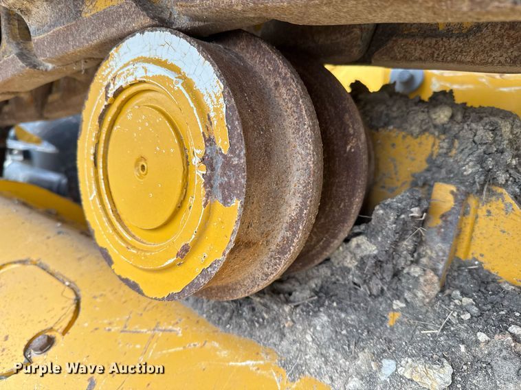 image for item EJ3361 2020 John Deere 850L dozer