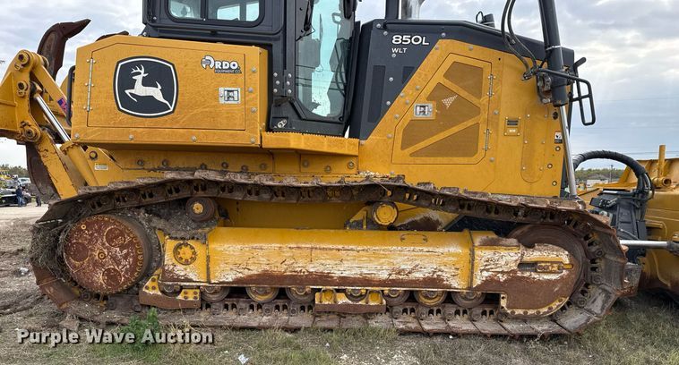 image for item EJ3361 2020 John Deere 850L dozer