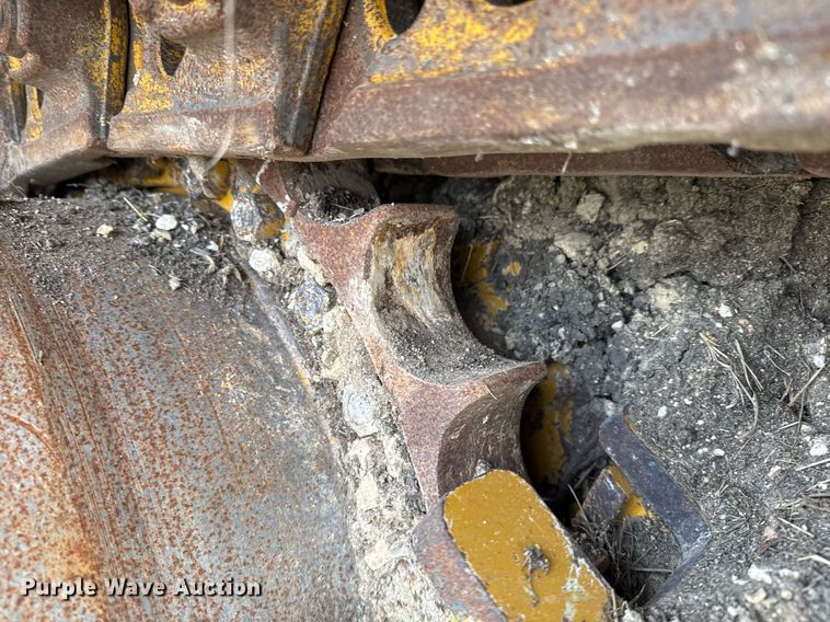 image for item EJ3361 2020 John Deere 850L dozer