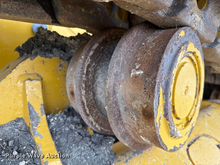 image for item EJ3361 2020 John Deere 850L dozer