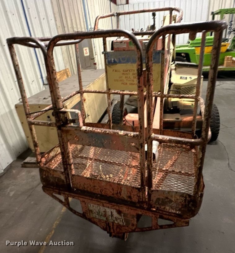 image for item EJ5125 1988 JLG 45H boom lift