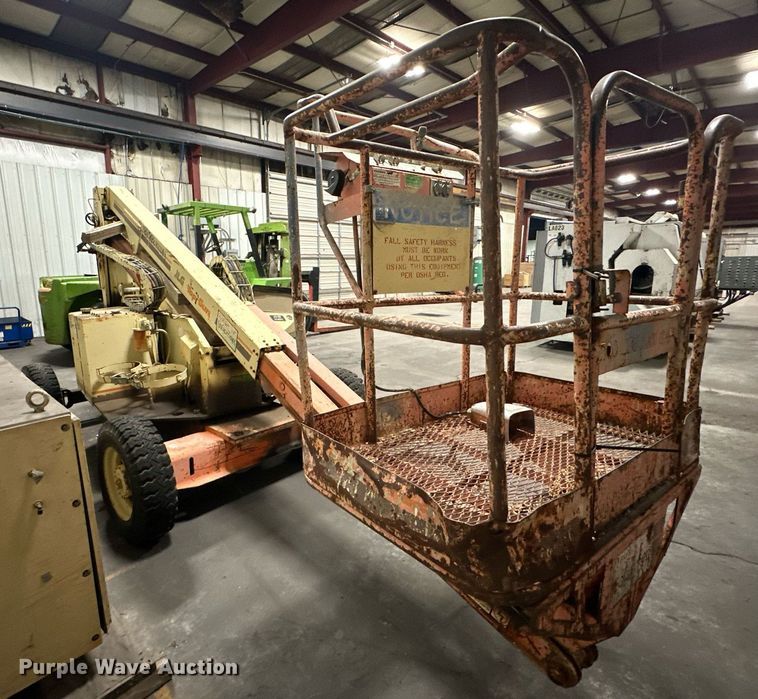 image for item EJ5125 1988 JLG 45H boom lift