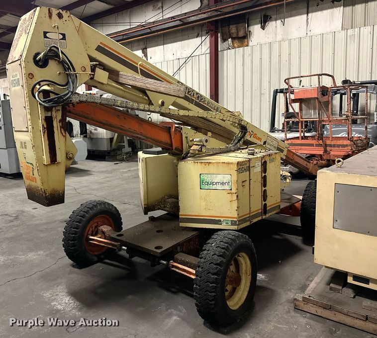 image for item EJ5125 1988 JLG 45H boom lift