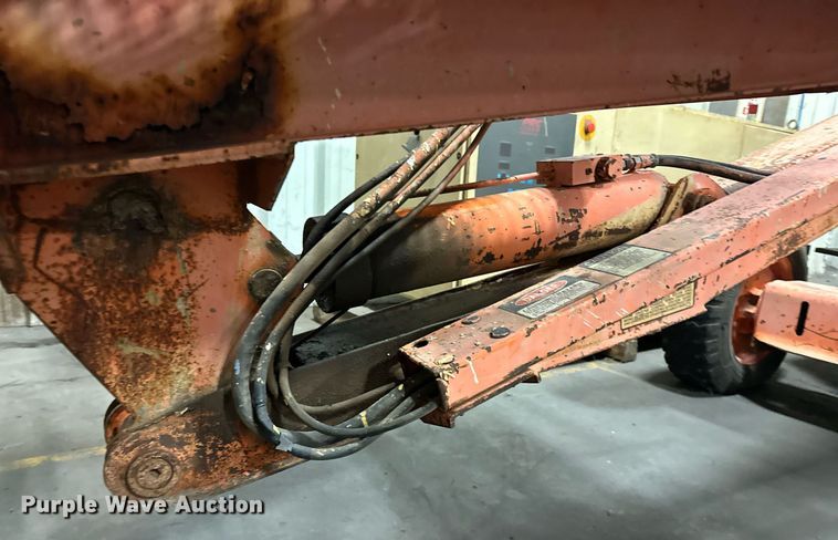 image for item EJ5125 1988 JLG 45H boom lift