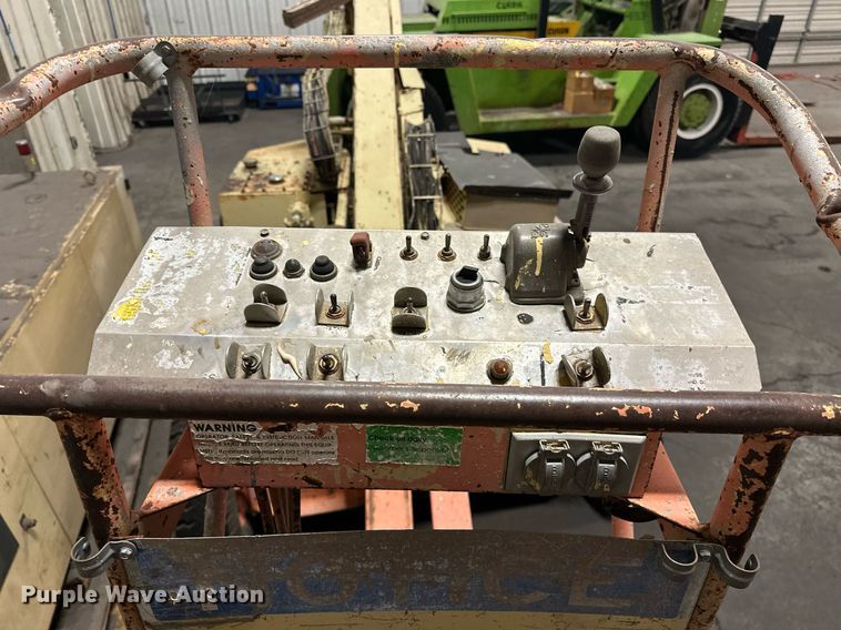 image for item EJ5125 1988 JLG 45H boom lift