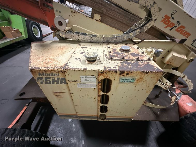 image for item EJ5125 1988 JLG 45H boom lift