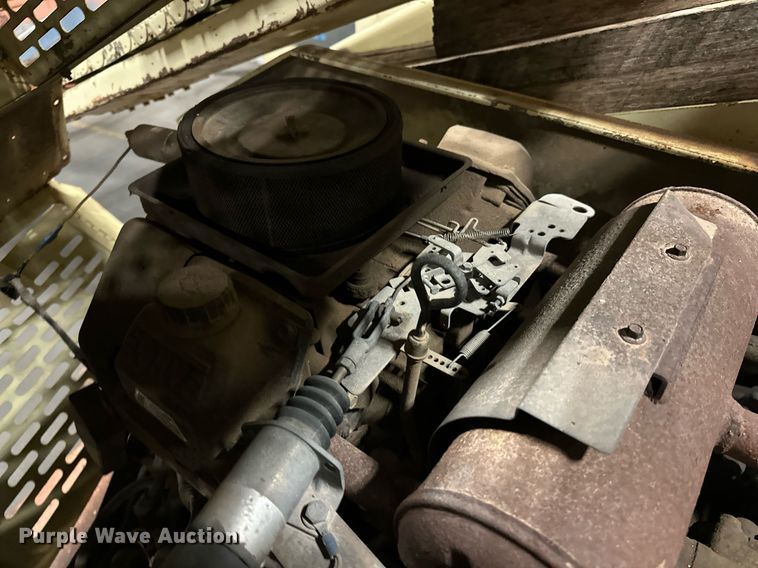 image for item EJ5125 1988 JLG 45H boom lift