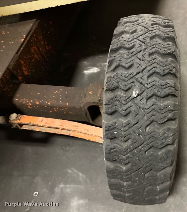 image for item EJ5125 1988 JLG 45H boom lift