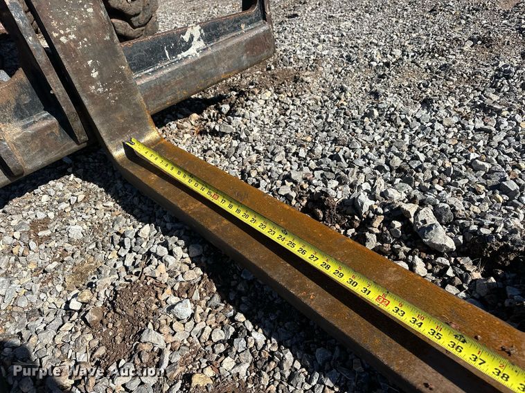 image for item EJ5159 2015 JLG G10-43A telehandler