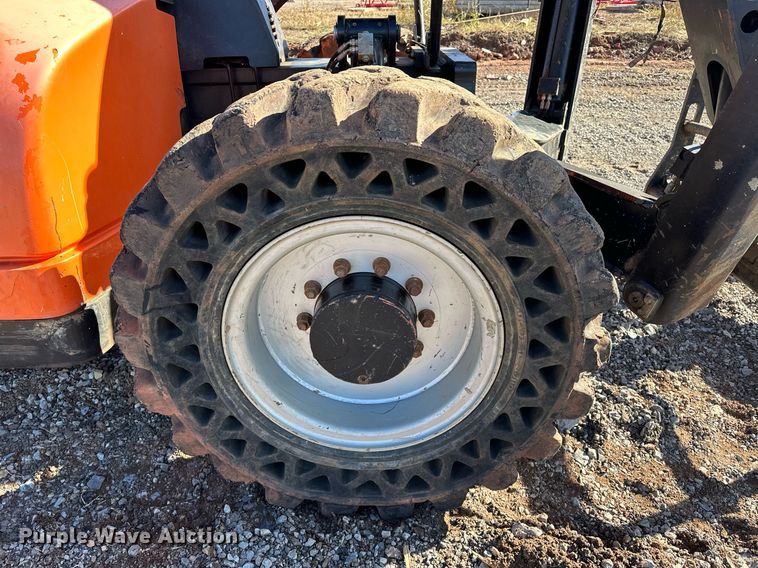image for item EJ5159 2015 JLG G10-43A telehandler