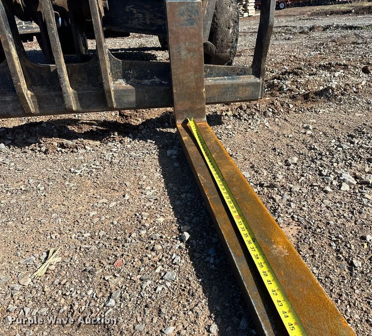 image for item EJ5160 2014 JLG G10-43A telehandler