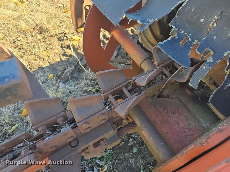 image for item EK2425 Ditch Witch 2310 trencher