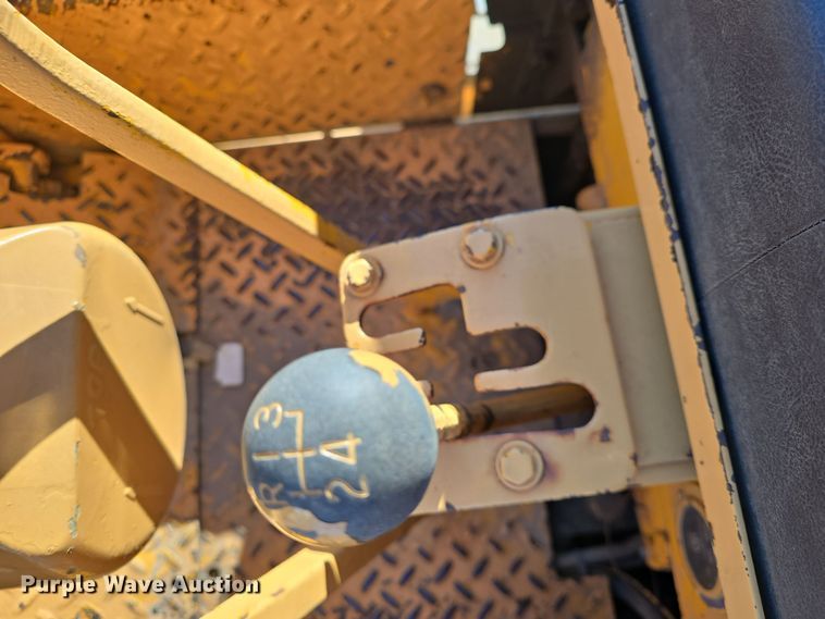 image for item EK2428 1976 John Deere  350CE dozer