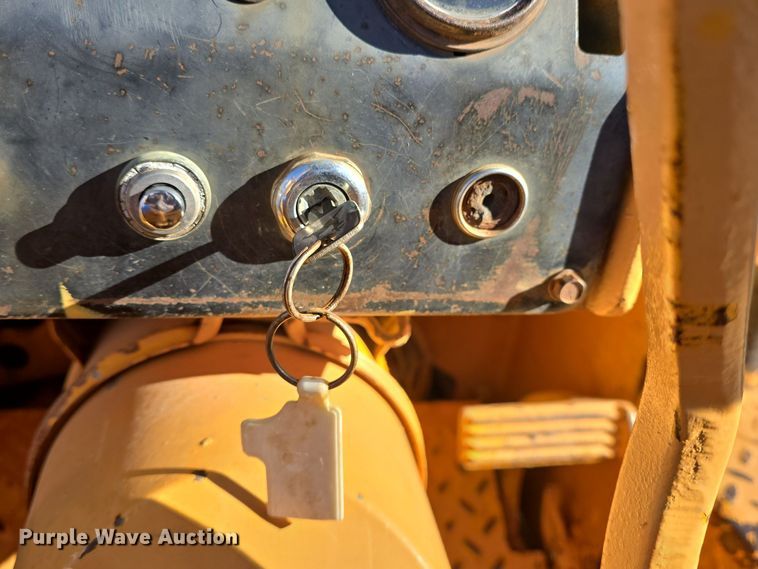 image for item EK2428 1976 John Deere  350CE dozer