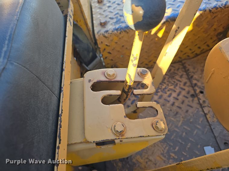 image for item EK2428 1976 John Deere  350CE dozer