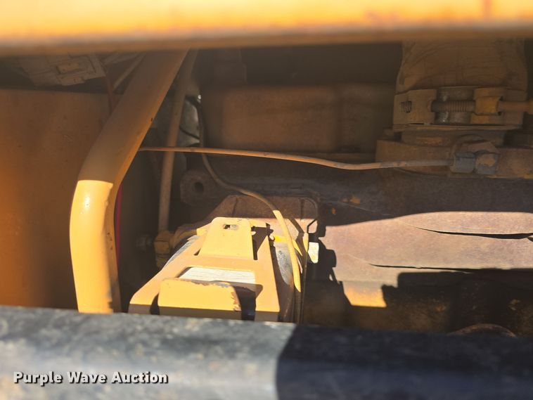 image for item EK2428 1976 John Deere  350CE dozer