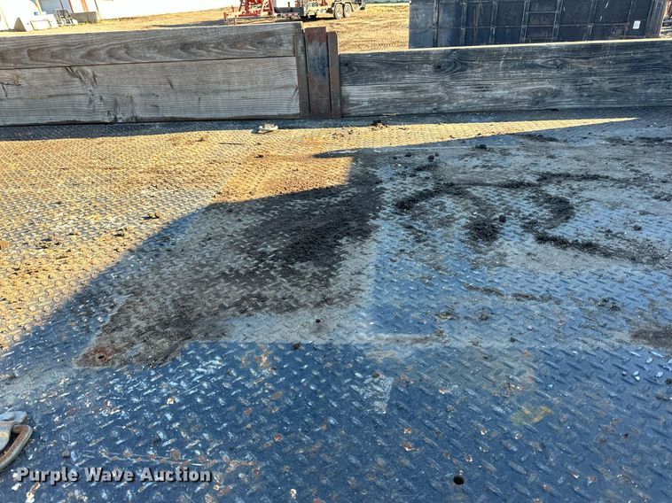 image for item EN2557 2004 Sterling  Acterra flatbed truck