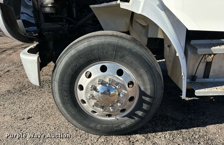 image for item EN2557 2004 Sterling  Acterra flatbed truck