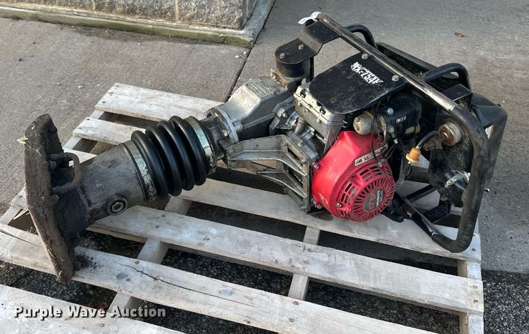 image for item EN2563 2002 Ingersoll-Rand RX754H plate compactor