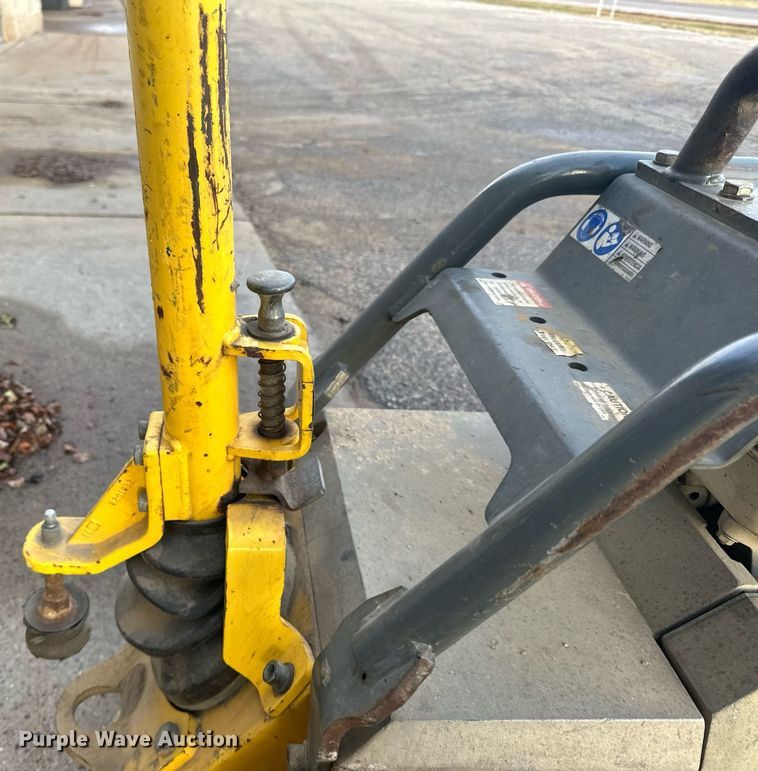 image for item EN2564 2010 Wacker Neuson  BPU5045A plate compactor