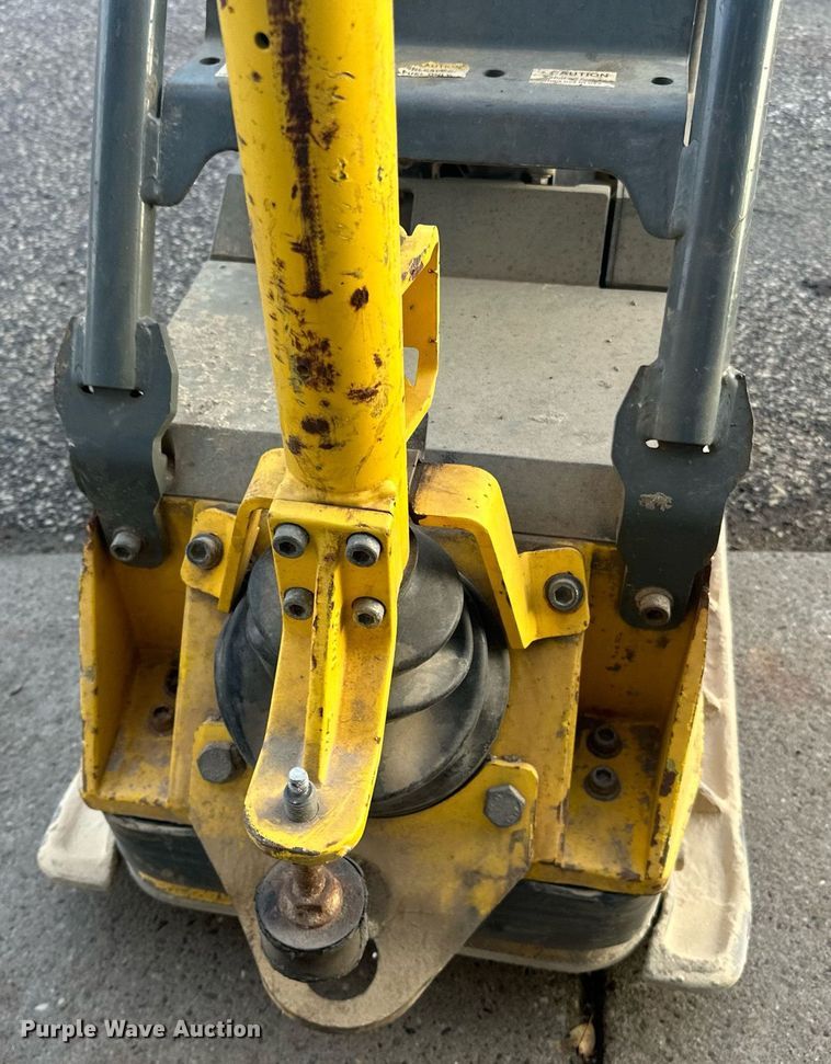 image for item EN2564 2010 Wacker Neuson  BPU5045A plate compactor