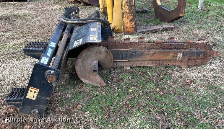image for item EN2567 2004 Caterpillar  T9B skid steer trencher