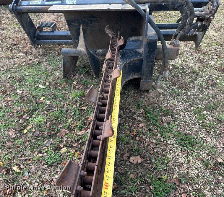 image for item EN2567 2004 Caterpillar  T9B skid steer trencher