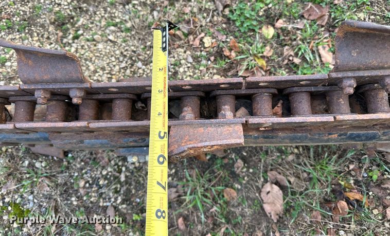 image for item EN2567 2004 Caterpillar  T9B skid steer trencher