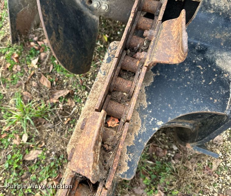 image for item EN2567 2004 Caterpillar  T9B skid steer trencher