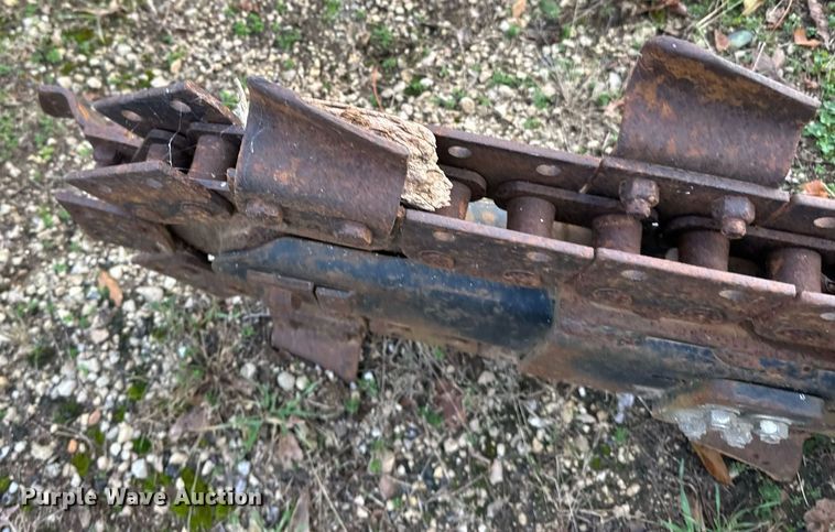 image for item EN2567 2004 Caterpillar  T9B skid steer trencher