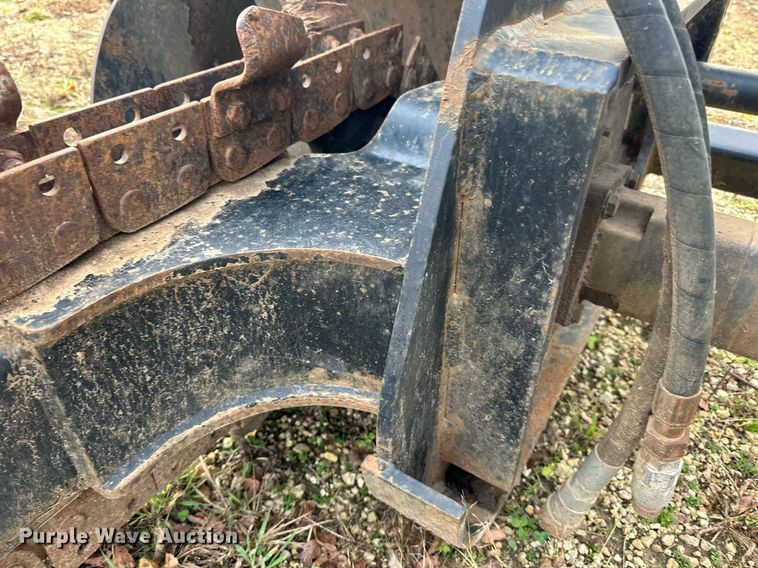 image for item EN2567 2004 Caterpillar  T9B skid steer trencher