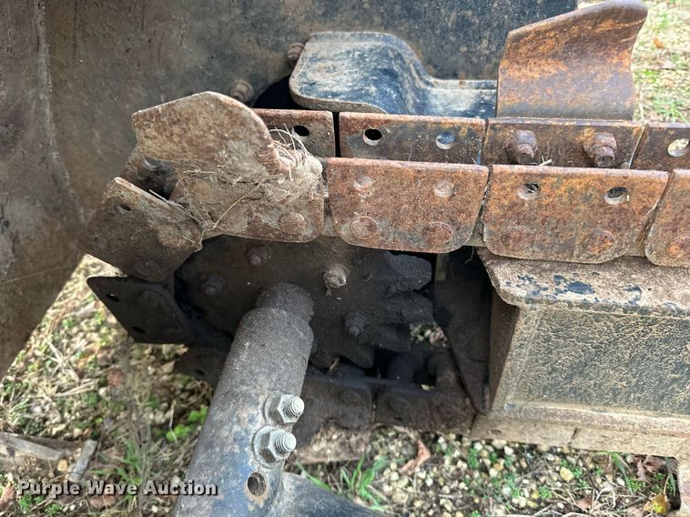 image for item EN2567 2004 Caterpillar  T9B skid steer trencher