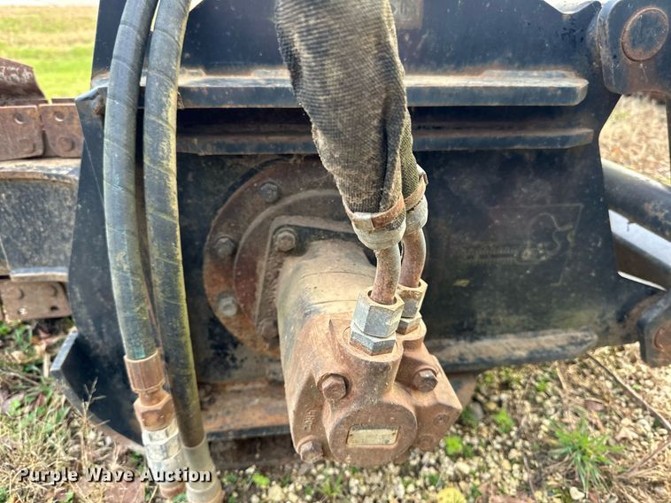 image for item EN2567 2004 Caterpillar  T9B skid steer trencher