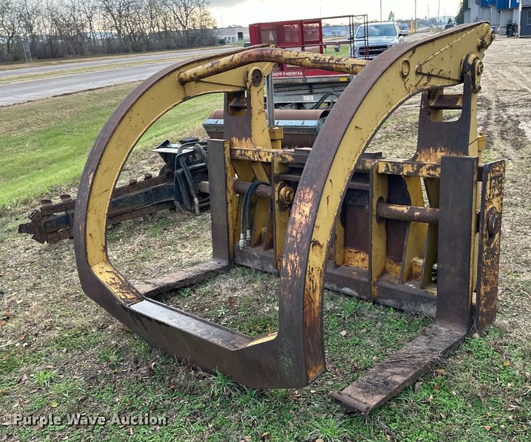 image for item EN2568 Caterpillar  wheel loader grapple forks