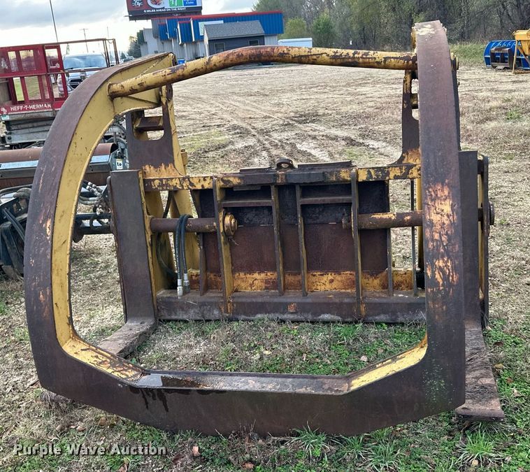 image for item EN2568 Caterpillar  wheel loader grapple forks