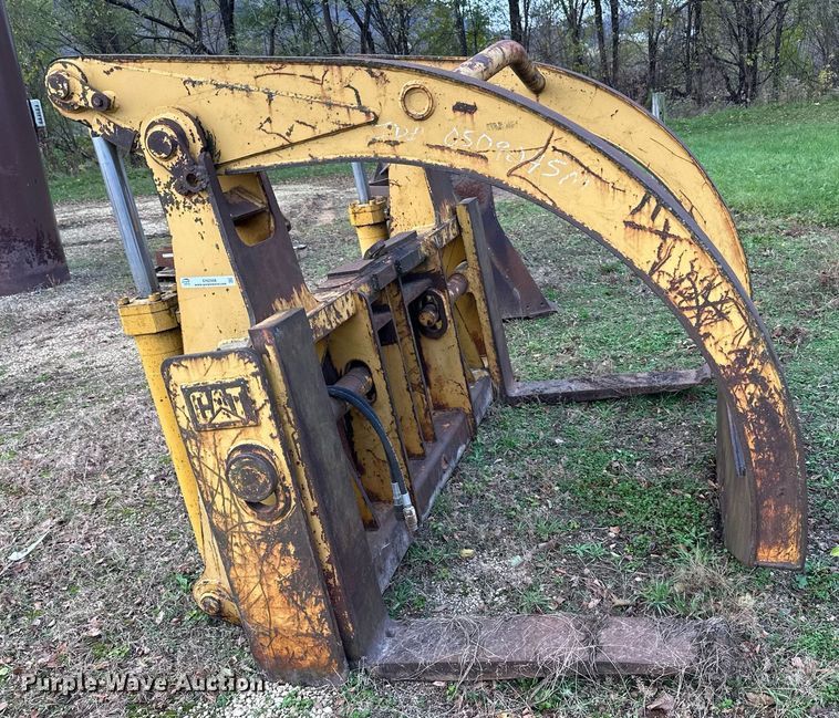 image for item EN2568 Caterpillar  wheel loader grapple forks