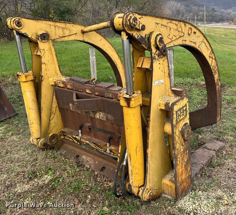 image for item EN2568 Caterpillar  wheel loader grapple forks