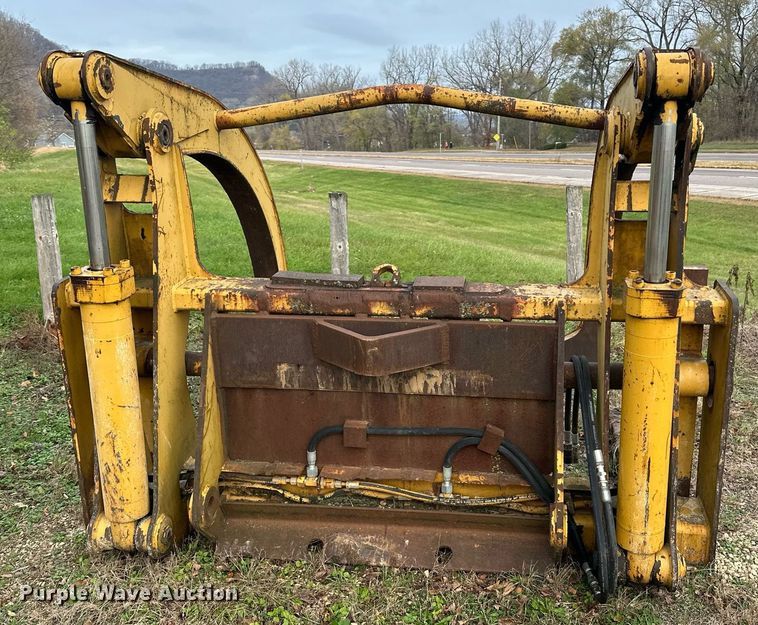 image for item EN2568 Caterpillar  wheel loader grapple forks