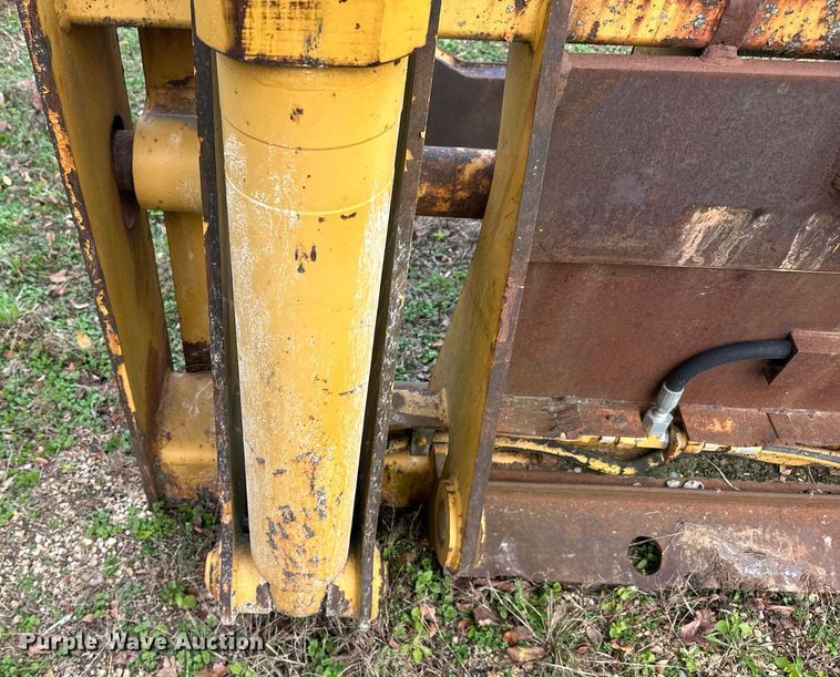 image for item EN2568 Caterpillar  wheel loader grapple forks