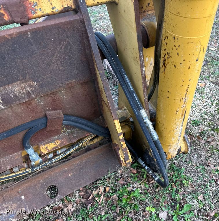 image for item EN2568 Caterpillar  wheel loader grapple forks