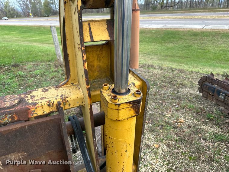 image for item EN2568 Caterpillar  wheel loader grapple forks