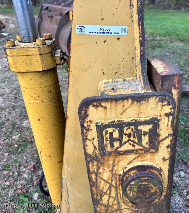 image for item EN2568 Caterpillar  wheel loader grapple forks