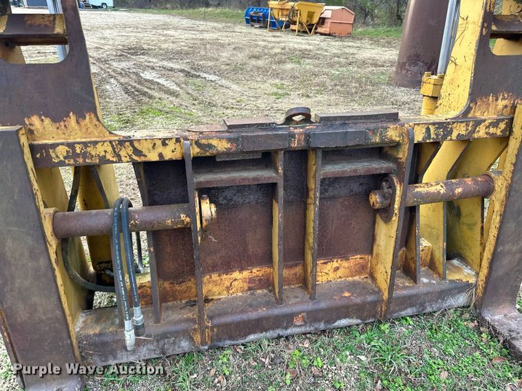 image for item EN2568 Caterpillar  wheel loader grapple forks