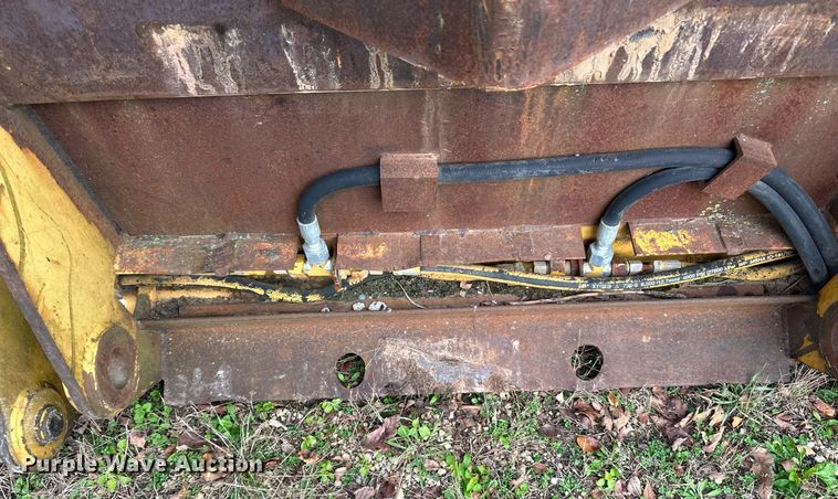 image for item EN2568 Caterpillar  wheel loader grapple forks