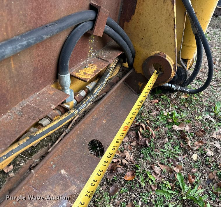 image for item EN2568 Caterpillar  wheel loader grapple forks