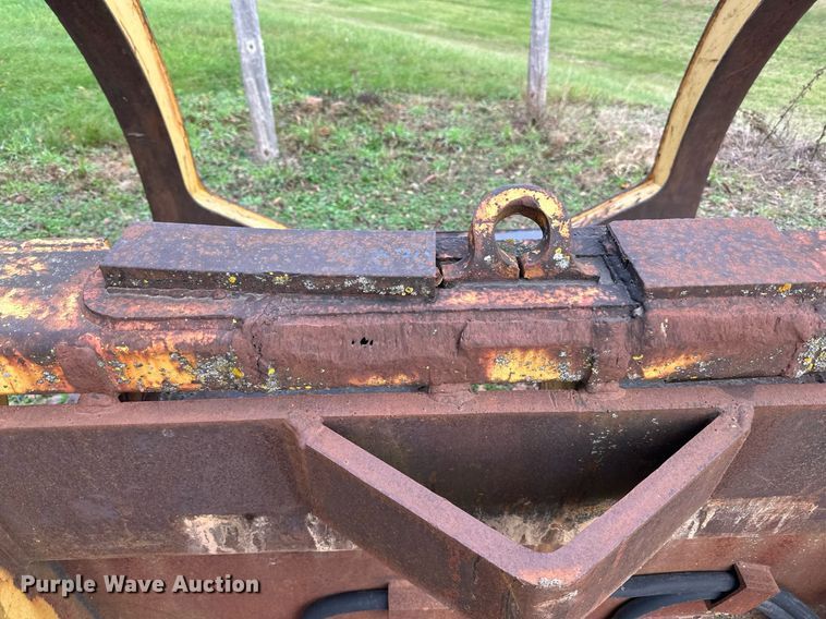 image for item EN2568 Caterpillar  wheel loader grapple forks