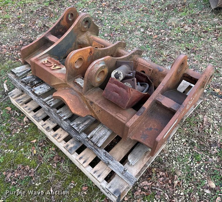 image for item EN2570 ACS  wheel loader quick coupler