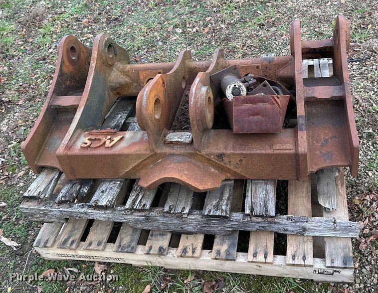 image for item EN2570 ACS  wheel loader quick coupler